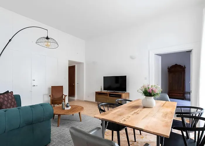 Historic 3br Colosseum 160sqm For 9 Roma
